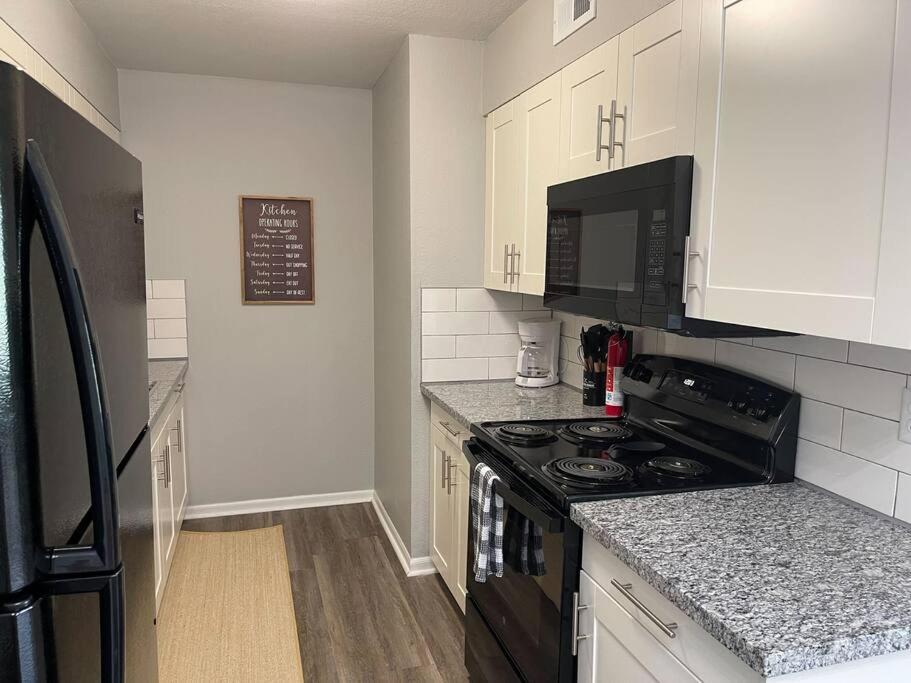 The Delores - 2 Bedroom Apt In Quilt Town, Usa Hamilton ภายนอก รูปภาพ