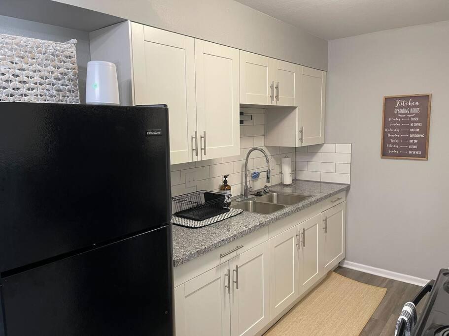 The Delores - 2 Bedroom Apt In Quilt Town, Usa Hamilton ภายนอก รูปภาพ